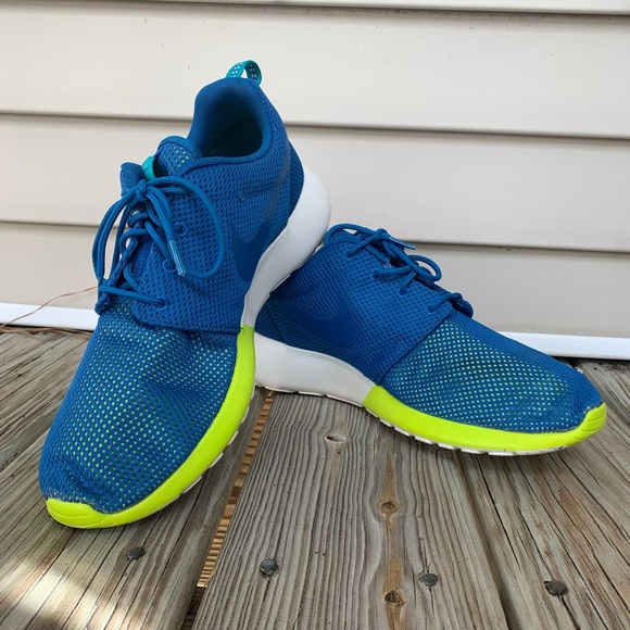 Roshe Run by NIKE - Picture 2 of 5